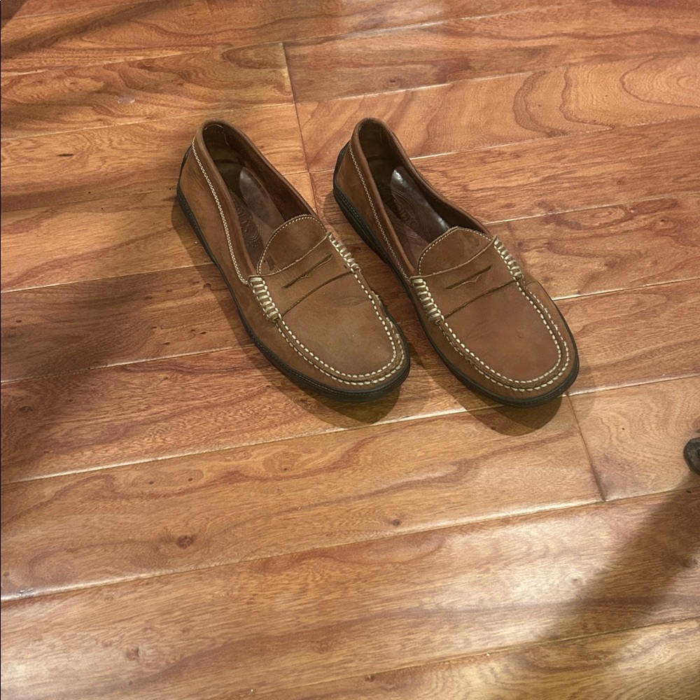 Tod’s Chestnut Brown Gommino Leather Loafers Size 8